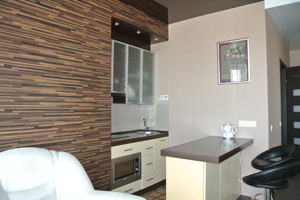 Panoramic View Apartment Poznyaky Kyiv Exterior photo
